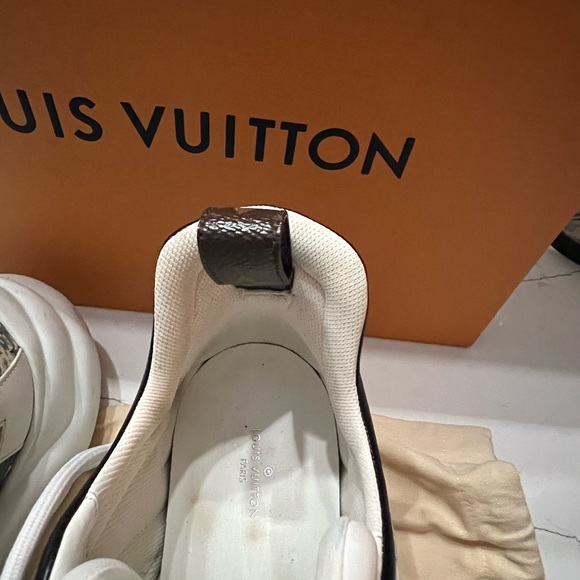 Louis Vuitton Women Archlight Trainer - Picture 5 of 11